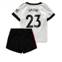 Manchester United Luke Shaw #23 Fotballklær Bortedraktsett Barn 2022-23 Kortermet (+ korte bukser)